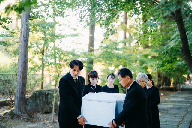 ご自身が家族葬を行う際の近所の方へのマナー